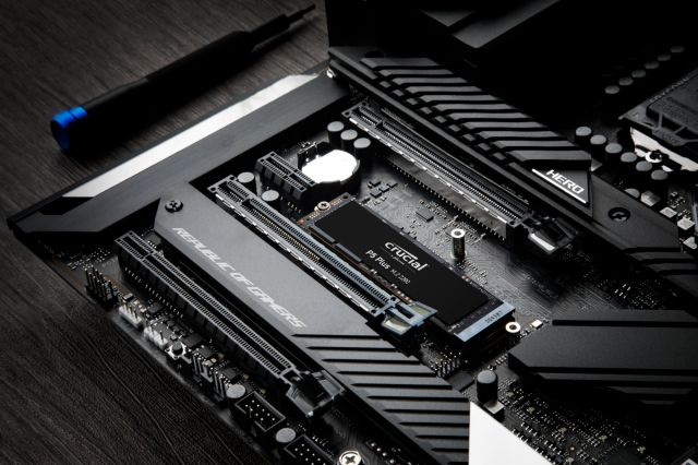 Crucial P5 Plus in motherboard
